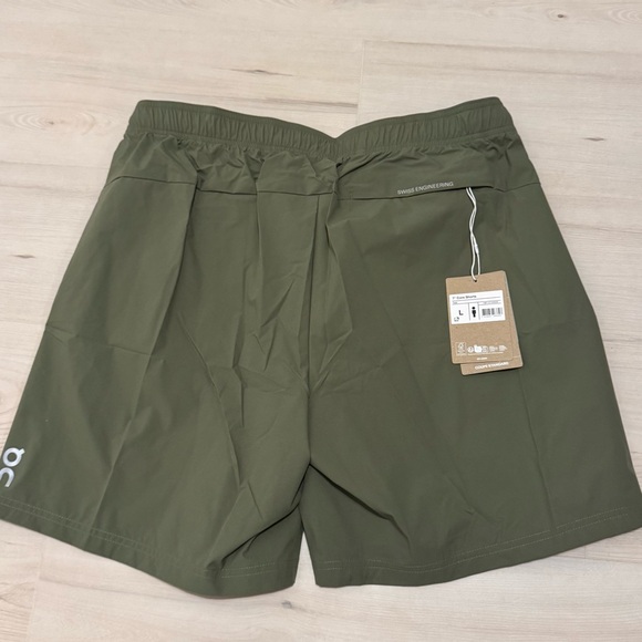 On Running Men's 7” Core Shorts - Picture 2 of 6